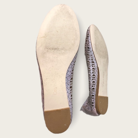 Calvin Klein [8M] Geometric Cut-Out Pink Snakeskin Print Round Toe Flats - Picture 12 of 14